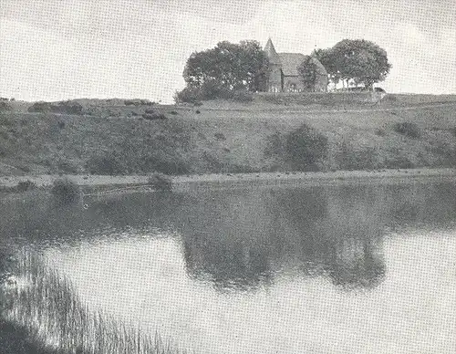 ALTE POSTKARTE GRÜSSE VON DEN MAAREN IN DER EIFEL SCHALKENMEHRENER WEINFELDER MAAR ODER TOTEN-MAAR MIT KAPELLE BEI DAUN