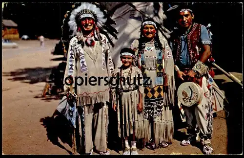 POSTKARTE INDIAN CHIEF RUNNING HORSE AND FAMILY Indianer Indians Indien Kopfschmuck Pfeife pipe feather headdress coiffe