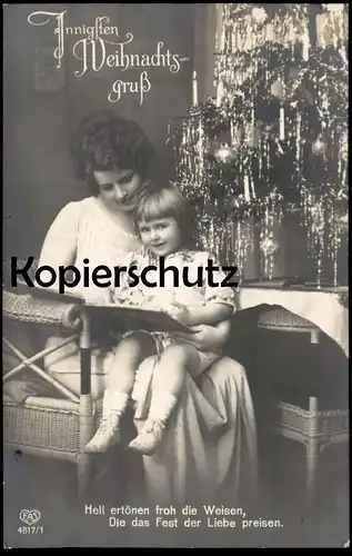ALTE POSTKARTE WEIHNACHTEN KIND MIT MUTTER BUCH Lametta christmas noel lamelle enfant jeune femme child Stempel Breslau