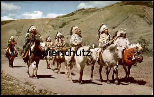 POSTKARTE WESTERN INDIANS IN CEREMONIAL DRESS White Horse Horses Pferd Indianer Indian Indien Kopfschmuck headdress AK