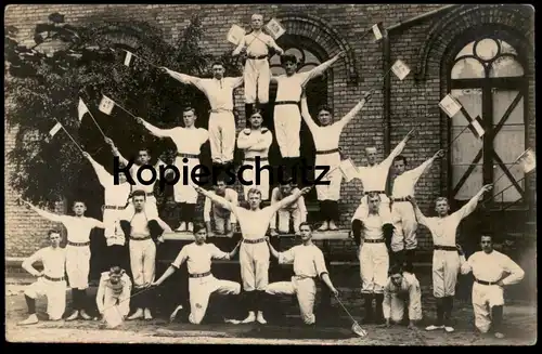 ALTE FOTO POSTKARTE TURNABTEILUNG EINTRACHT WARENDORF 1901 KATH.GES.VEREIN GUT HEIL Pyramide pyramid Fahnen flags cpa AK