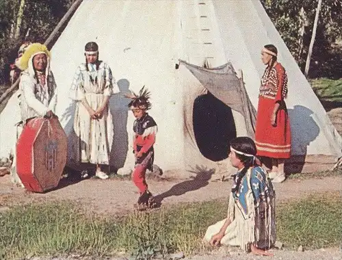 POSTKARTE INDIAN FAMILY Indianer Indians Indien Kopfschmuck enfants children feather headdress Trommel drum tambour cpa