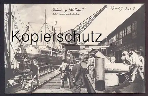 ALTE POSTKARTE HAMBURG Hafen Harbour Dampfer steam ship bateau à vapeur Frachtschiff cargo freight ship crane Kran grue