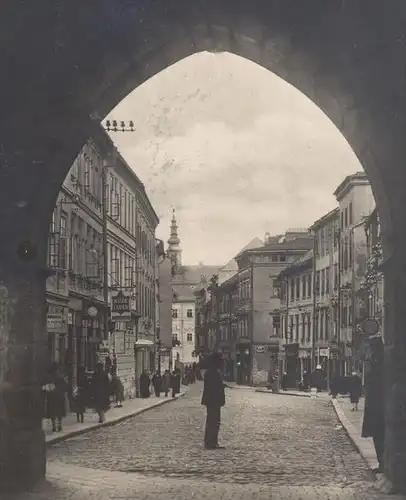 ALTE POSTKARTE IGLAU JIHLAVA DURCHBLICK DURCH FRAUENTOR IN FRAUENGASSE CZECHOSLOVAKIA Czech Republic Mähren Moravie cpa