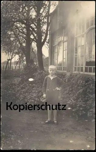 ALTE FOTO POSTKARTE VERM. HANNOVER LINDEN JUNGE VOR EINER VILLA HAUS KIND enfant child boy élève pupil Fotokarte photo