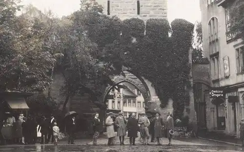 ALTES FOTO KONSTANZ SCHNETZTOR 07.06.1928 MEDIZINAL DROGERIE Regenwetter Regen raining Schirm umbrella parapluie Photo