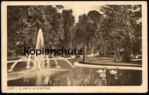 ÄLTERE POSTKARTE LAHR PARTIE IM STADTPARK Springbrunnen fountain fontaine Schwan cygne swan Schwäne cpa postcard AK