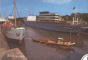 ÄLTERE POSTKARTE BRUNSBÜTTEL FRACHTSCHIFF SCHLEUSE HALLENBAD KANALBRÜCKE MOLE ABENDSTIMMUNG KOOGSTRASSE Ansichtskarte