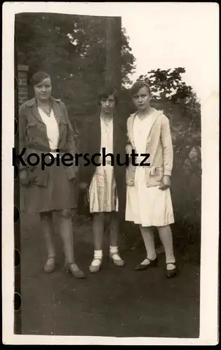 ALTE FOTO POSTKARTE DREI MÄDCHEN FRAUEN ROCK skirt les femmes women jeune fille femme girls girl Frau cpa photo postcard