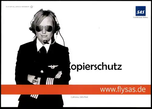 POSTKARTE FLY SAS CATHINKA PILOT Scandinavian Airlines aviator Uniform Uniforme Airline Fluggesellschaft Uhr Watch