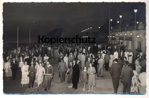 ÄLTERE POSTKARTE SYLT WESTERLAND BEI NACHT PERSONEN FAMILIE PAARE STRAND CASINO couple by night cpa postcard AK