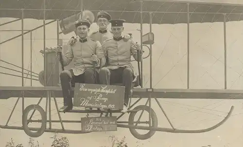 ALTE POSTKARTE MUNSTERLAGER FLUGZEUG PHOTOMONTAGE Fotomontage Montage photo militaires en avion Munster Surrealisme cpa