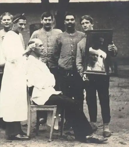 ALTE FOTO POSTKARTE FOTOMONTAGE PHOTOMONTAGE KGL. LAZARETT WILHELMSHAGEN Berlin Treptow Friseur Coiffeur montage photo