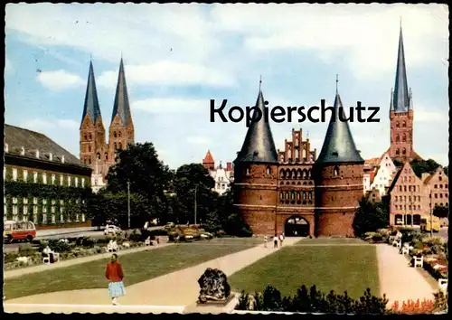 ÄLTERE POSTKARTE LÜBECK BLICK AUF ST. MARIEN HOLSTENTOR UND ST. PETRI Tor Bus cpa postcard AK Ansichtskarte