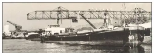 ÄLTERE POSTKARTE GRÜSSE AUS WEIL AM RHEIN Fähre Frachtschiff cargo ship ferry Kran crane grue postcard Ansichtskarte