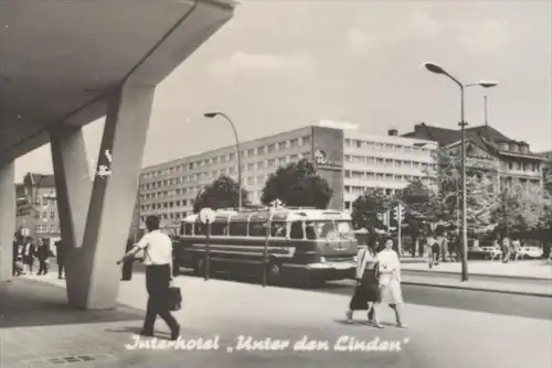 ÄLTERE POSTKARTE BERLIN HAUPTSTADT DER DDR UNTER DEN LINDEN LINDENCORSO INTERHOTEL BRANDENBURGER TOR Kinderwagen Bus AK