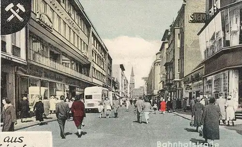 ÄLTERE POSTKARTE GRUSS AUS GELSENKIRCHEN SPARKASSE NEUMARKT BAHNHOFSVORPLATZ STADTGARTEN Volkswagen VW Käfer Wappen AK