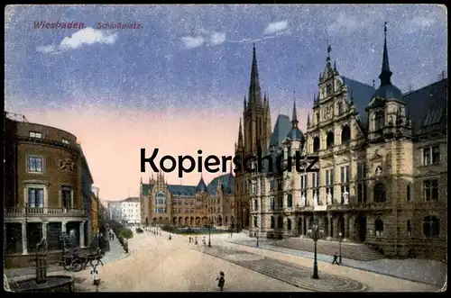 ALTE POSTKARTE WIESBADEN SCHLOSSPLATZ BRUNNEN KUTSCHE AK cpa postcard Ansichtskarte