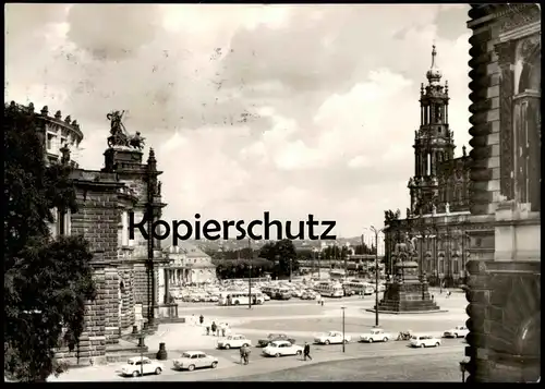ÄLTERE POSTKARTE DRESDEN AM THEATER-PLATZ Theaterplatz Trabant Wartburg Lada Auto Bus Busse  cpa postcard Ansichtskarte