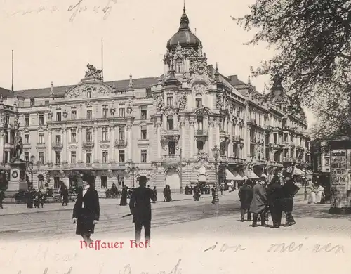 ALTE POSTKARTE WIESBADEN NASSAUER HOF LITFASSSÄULE PLAKAT ZU EREIGNISSEN IN DER REICHSHALLEN Reklame advertising pillar