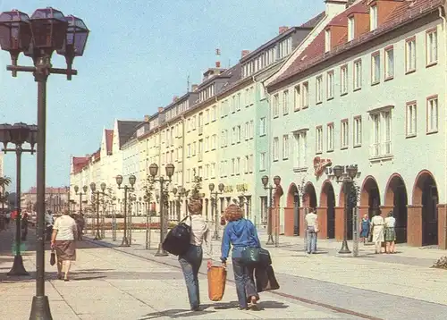 ÄLTERE POSTKARTE NEUBRANDENBURG TURMSTRASSE SPAZIERGÄNGER Ansichtskarte cpa AK postcard