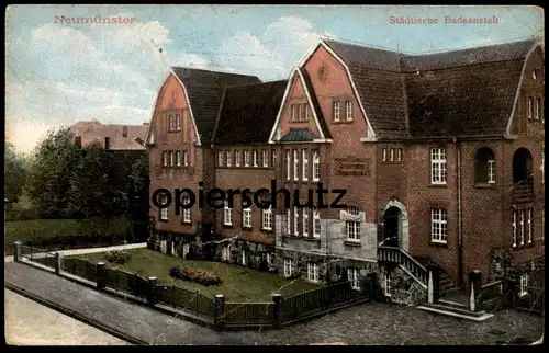 ALTE POSTKARTE NEUMÜNSTER STÄDTISCHE BADEANSTALT Schwimmbad bath Bad Ansichtskarte cpa postcard AK