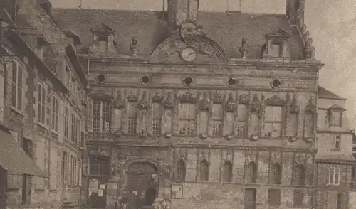 ALTE POSTKARTE NOYON RATHAUS STRASSENSEITE Feldpost 1917 Oise Ansichtskarte postcard cpa AK