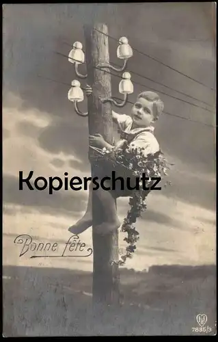 ALTE POSTKARTE KIND AUF TELEGRAFENMAST Junge boy Telefon telephone telegraph pole poteau télégraphique postcard cpa AK