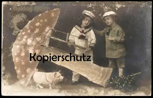 ALTE POSTKARTE NEUJAHR MÄDCHEN MIT SÄGE PILZ SCHWEIN BOLDOG UJ EVET pig champignon Fliegenpilz Ansichtskarte postcard AK