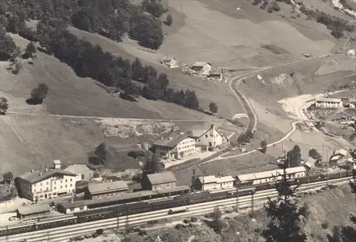ÄLTERE POSTKARTE LANGEN AM ARLBERG BAHNHOF MIT ZUG WAGGON train gare station Klösterle Vorarlberg Austria Autriche cpa