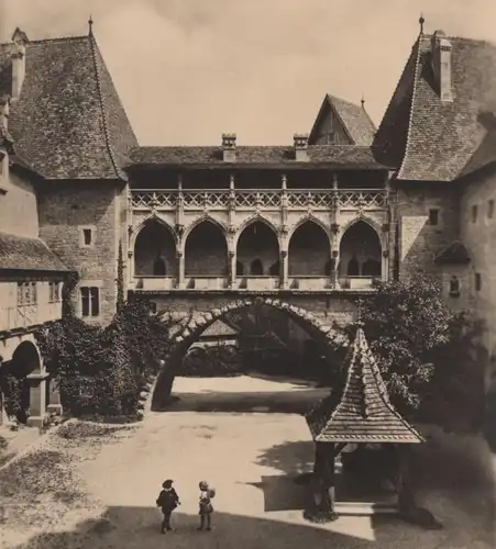 ALTE POSTKARTE BURG KREUZENSTEIN 2. BURGHOF GEGEN DEN KASCHAUERGANG 1932 LEOBENDORF chateau castle Kinder enfants cpa AK