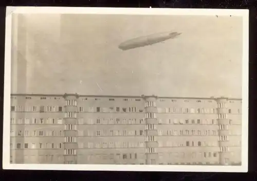 ALTES ORIGINAL FOTO ZEPPELIN ÜBER WOGA-KOMPLEX BERLIN VERLAG RODENSTOCK BERLIN 9,2 x 6,7 cm photo airship dirigeable