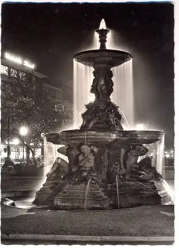 ÄLTERE POSTKARTE DÜSSELDORF SCHALENBRUNNEN AM CORNELIUSPLATZ NACHT Brunnen fontaine fountain Ansichtskarte postcard cpa