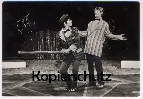 ÄLTERE POSTKARTE STAATSZIRKUS DER DDR MICO UND PEPE CLOWNERIE Clown Clowns paillasse circus Zirkus Cirque cpa