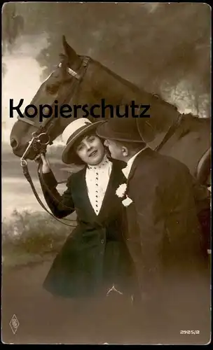 ALTE POSTKARTE PFERD MÄDCHEN FRAU MANN PAAR Blesse Zaumzeug woman femme girl horse cheval AK cpa postcard Ansichtskarte