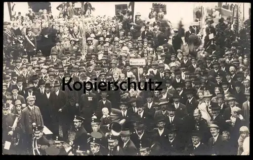 ALTE POSTKARTE VERSAMMLUNG SCHILD MONDSEE ÖSTERREICH UNIFORM UNIFORMEN cpa postcard Ansichtskarte AK