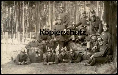 ALTE POSTKARTE SOLDATEN MIT BIER EIN HAUFEN ALTE KNOCHEN RUSS 1914 VERLAG & STEMPEL NÜRNBERG MILITÄR Ansichtskarte cpa