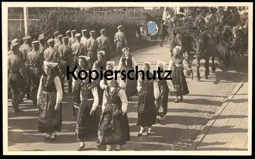 ALTE FOTO POSTKARTE SIMMERN UMZUG VERM. ERNTEDANK FEST FLAGGE 30ER JAHRE TRACHT MILITÄR PHOTO GUSTAV HOEVEL cpa AK