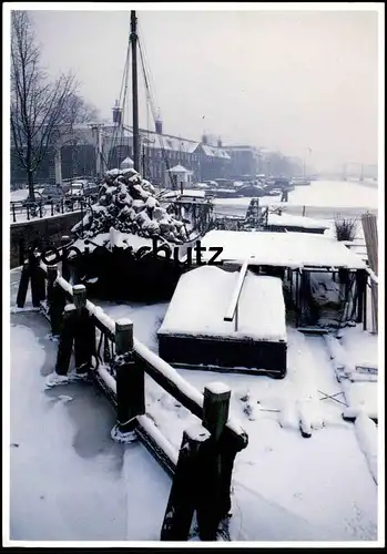 ÄLTERE POSTKARTE SCHIFF IM WINTER EIS NIEDERLANDE SCHNEE FOTO BRIAN QUINN HET KAARTENHUIS ship Ansichtskarte AK postcard