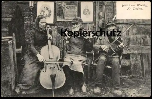 ALTE POSTKARTE GRUSS AUS WEESBY GEIGER GEIGE VIOLINE HOLZSCHUHE PLAKAT BAUERNSTELLEN violon violin Vesby postcard