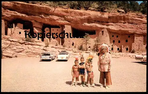 POSTKARTE CLIFF DWELLINGS CHIEF & CHILDREN IN TRIBAL DRESS INDIANS Indianer Indian Indien Kopfschmuck feather headdress