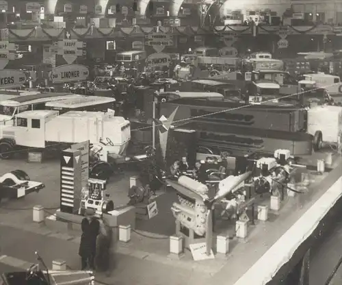 ALTE POSTKARTE IAA BERLIN 1933 INTERNATIONALE AUTOMOBIL AUSSTELLUNG JUNKERS BRENNABOR KRUPP LINDNER LKW CAMION IAA car