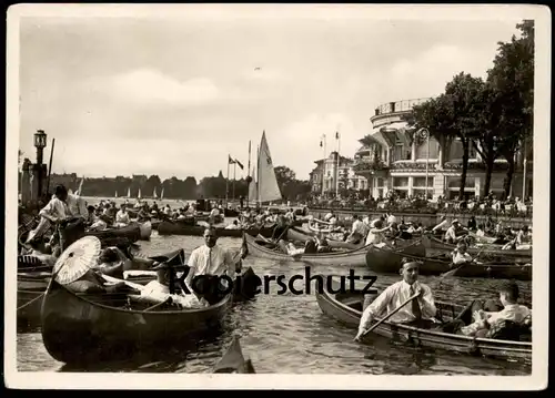 ALTE POSTKARTE HAMBURG 1943 BUCHT VOR DEM UHLENHORSTER FÄHRHAUS Boote Schirm umbrella parapluie Ansichtskarte postcard