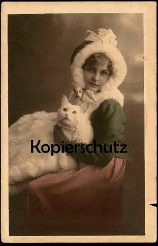 ALTE POSTKARTE MÄDCHEN IN PELZ MIT KATZE AUF DEM SCHOSS 1913 cat chat Kind Frau woman child Ansichtskarte postcard cpa