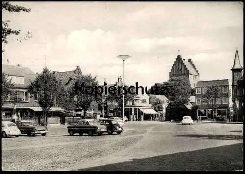 ÄLTERE POSTKARTE OSTSEEBAD HEILIGENHAFEN MARKT REISEBÜRO CAFÉ VOLKSWAGEN VW KÄFER OPEL Ansichtskarte AK cpa postcard