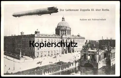 ÄLTERES REPRO FOTO DER LUFTKREUZER ZEPPELIN III. ÜBER BERLIN SCHLOSS SCHLOSSFREIHEIT BERLIN ARCHIV FOTO RIECHEL photo