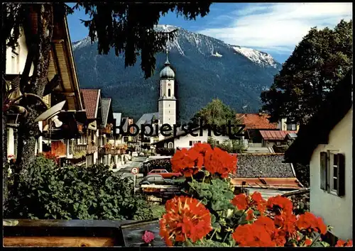 ÄLTERE POSTKARTE GARMISCH-PARTENKIRCHEN STAFFELUNG DER HÄUSER SONNENSTRASSE VW KÄFER PFARRKIRCHE GEGEN WANK AK