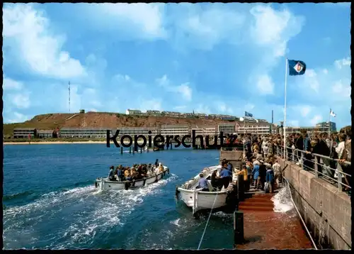ÄLTERE POSTKARTE HELGOLAND AUSBOOTUNG AN DER LANDUNGSBRÜCKE BOOT Boote Schiff ship postcard Ansichtskarte AK cpa