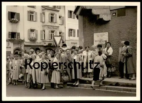 ALTES ORIGINAL FOTO KITZBÜHEL 03.08.1955 HAUS TSCHOLL BEZIRKGERICHT TABAKSPEZIALITÄTENGESCHÄFT SCHILD BOZEN MERAN Photo