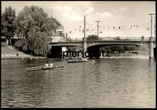ÄLTERE POSTKARTE BRANDENBURG HAVEL JAHRTAUSENDBRÜCKE BANNER PLAKAT BRANDENBURG GRÜSST DIE RUDERER DER DDR Ansichtskarte